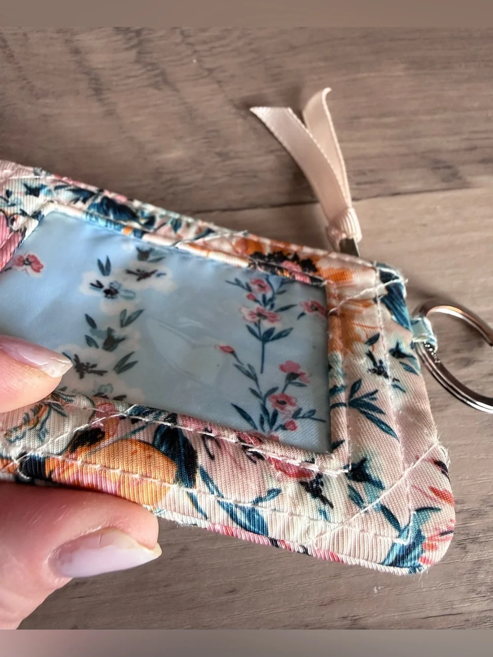Vera Bradley Performance Twill Zip ID - Picture 4 of 13